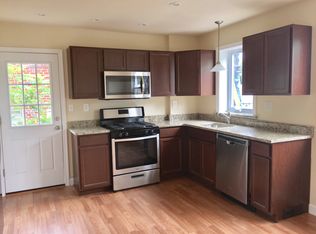527 Glenn Valley Dr, Norristown, PA 19401
