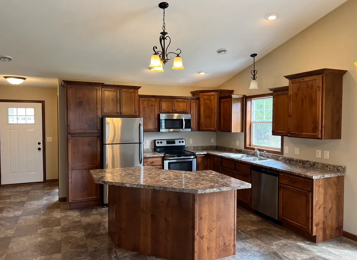 2 bed, 1424 sqft, $2,040 — Photo 2