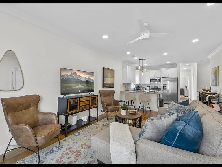 517 Bergen St #2 — Photo 8