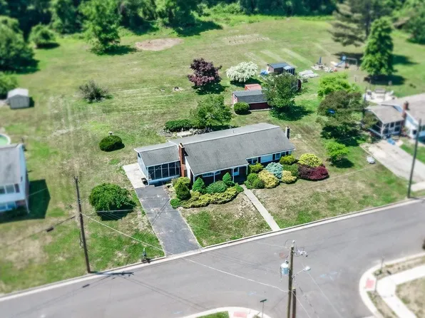 43 Morningside Dr, Salem, NJ 08079