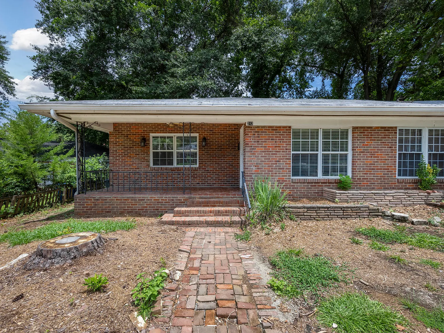 6 bed, 2400 sqft, $850 — Photo 3