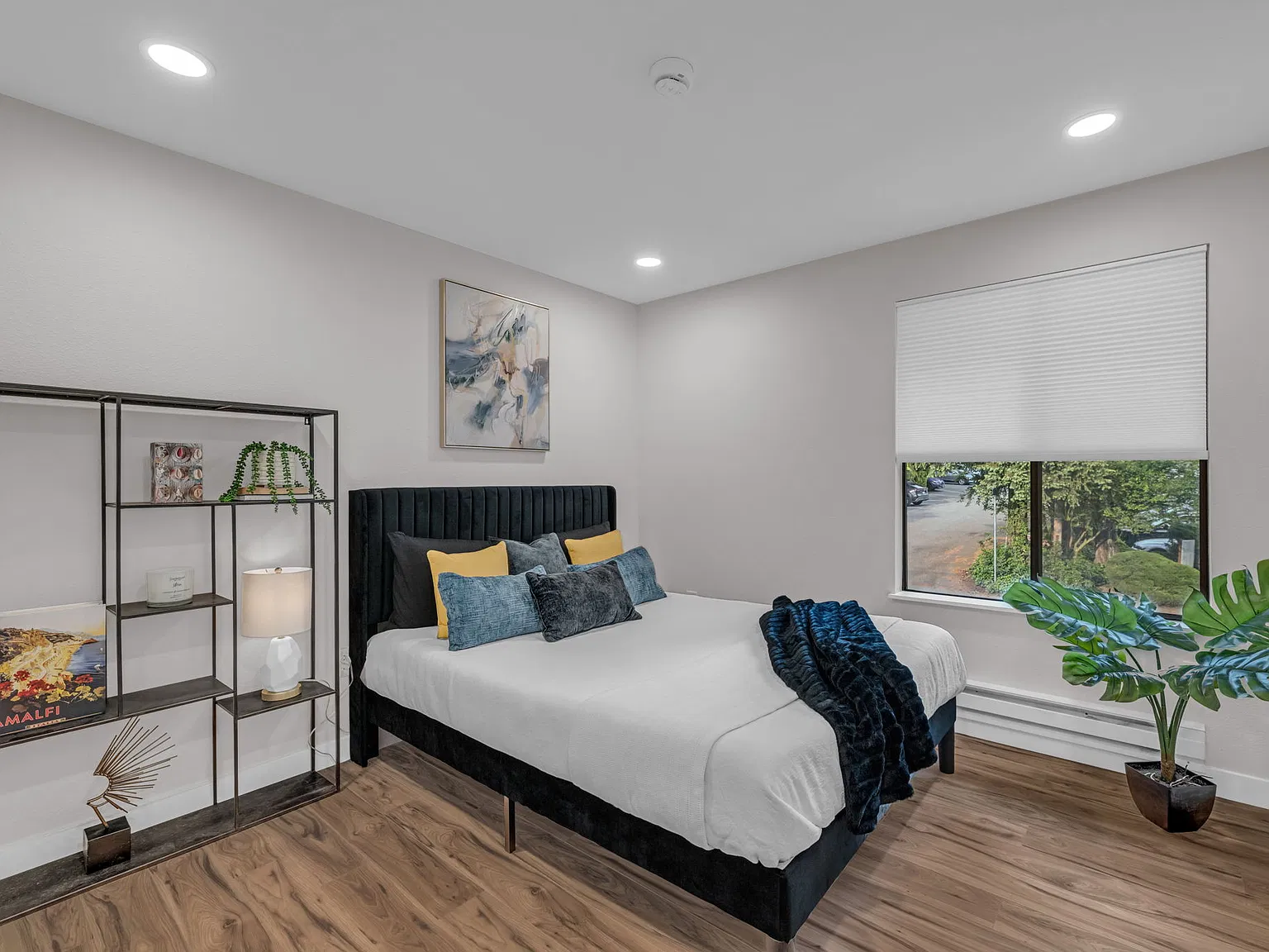 2 bed, 1.5 bath, 908 sqft, $2,600 — Photo 4