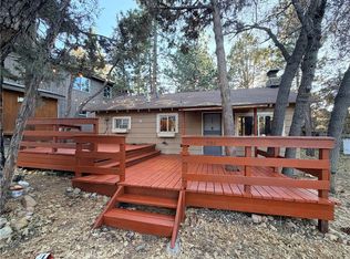 304 Highland Ln, Sugarloaf, CA 92386