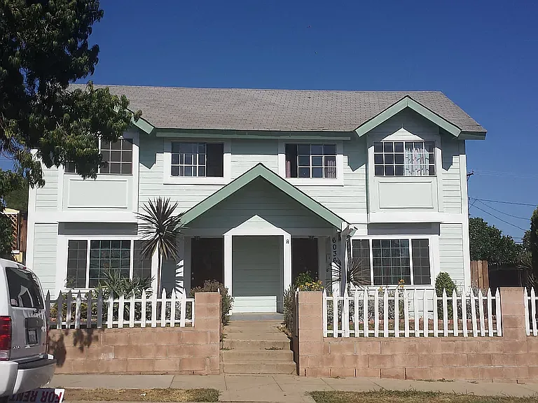 3 bed, 2.5 bath, 1320 sqft, $3,200 — Photo 2