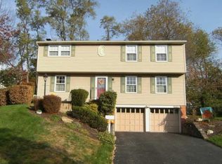 447 Fruitwood Dr, Bethel Park, PA