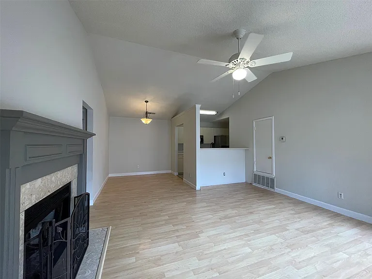 2031 Redwing Way — Photo 6