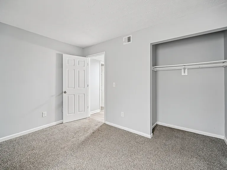 Virginia Creek Apartments — Photo 25