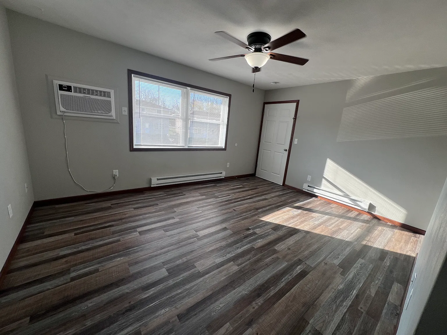 2 bed, 800 sqft, $995 — Photo 3