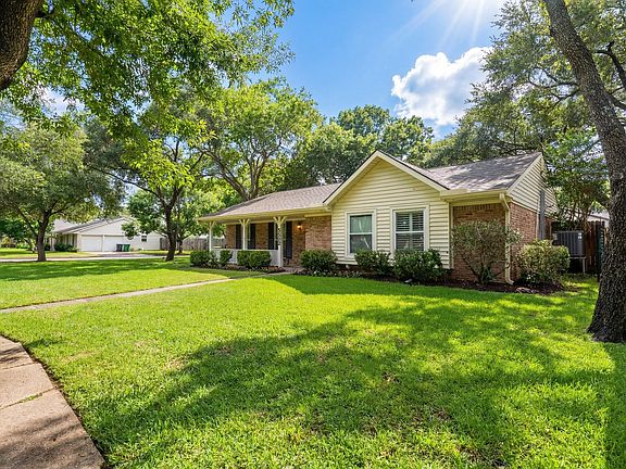 3rd image of 5658 Cartagena St