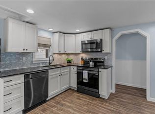 16 Ray St, Coventry, RI 02816