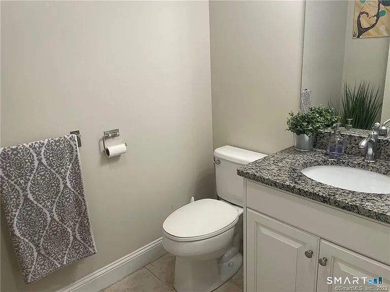 380 King St #5 — Photo 10