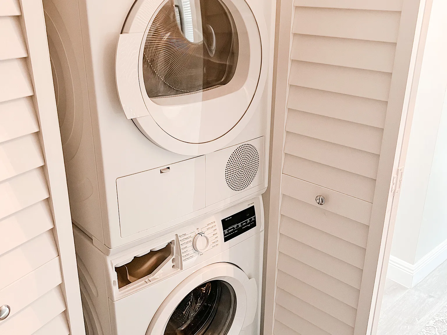 2 bed, 970 sqft, $2,000 — Photo 4