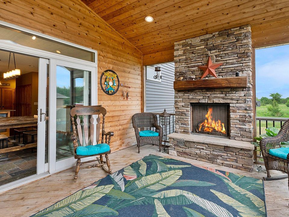 1st image of 21158 Newberry Ct