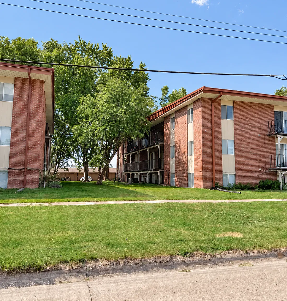 Riverside Apartments — Photo 1
