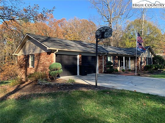 4th image of 225 Knollwood Drive