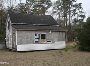 203 Fulcher Landing Rd, Sneads Ferry, NC 28460
