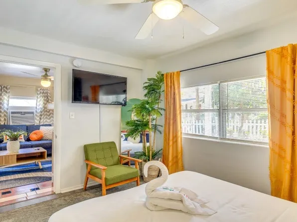 213 E Voorhis Ave #A, Deland, FL 32724