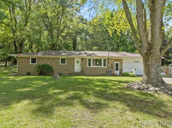 7114 Kay Dr, Greenville, MI 48838