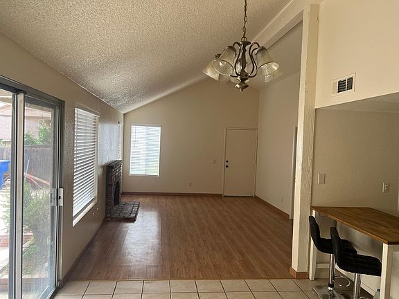 5th image of 1908 E Yale St APT B