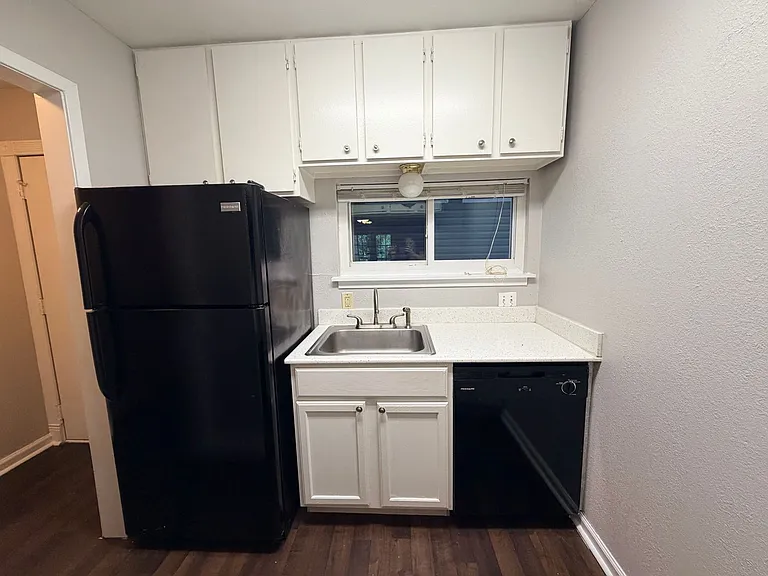 5719 B Street — Photo 2