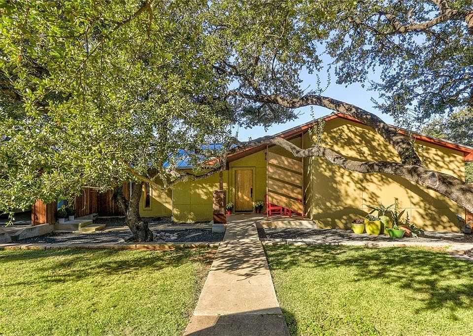 2nd image of 2204 Spring Creek Dr