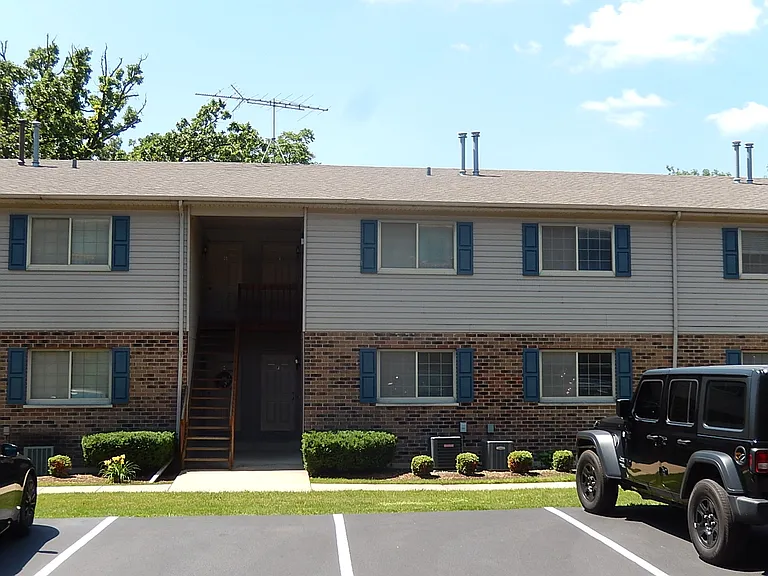 375 Woodridge Cir #F — Photo 23