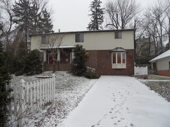 921 Onondaga St, Lewiston, NY 14092