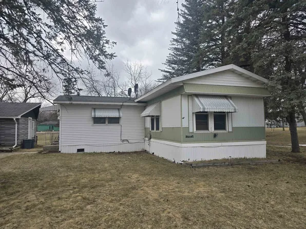 504 2nd St, Almond, WI 54909