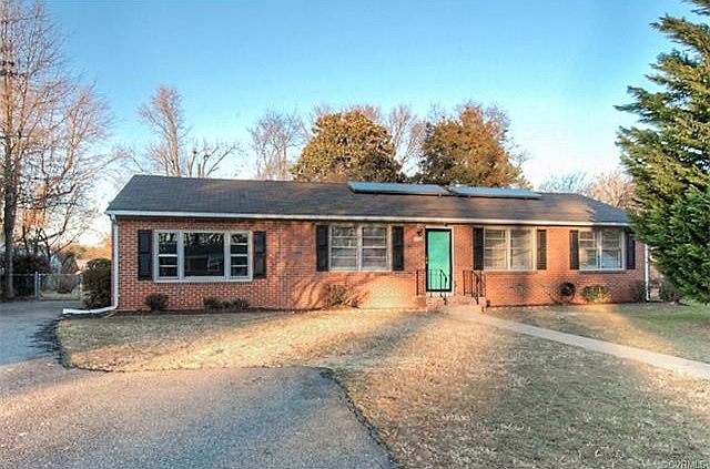 1st image of 1702 Debbie Ln