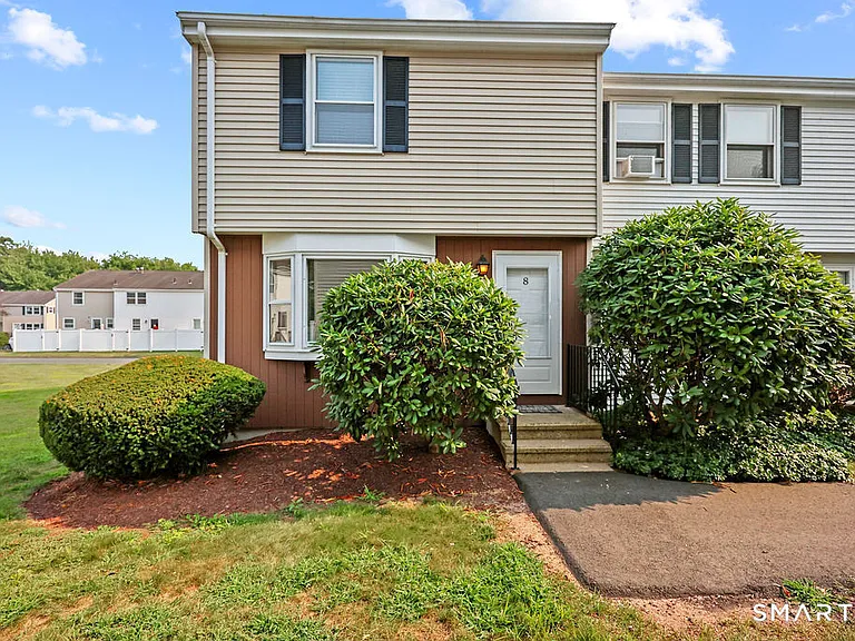 8 Allspice Ln #8 — Photo 1