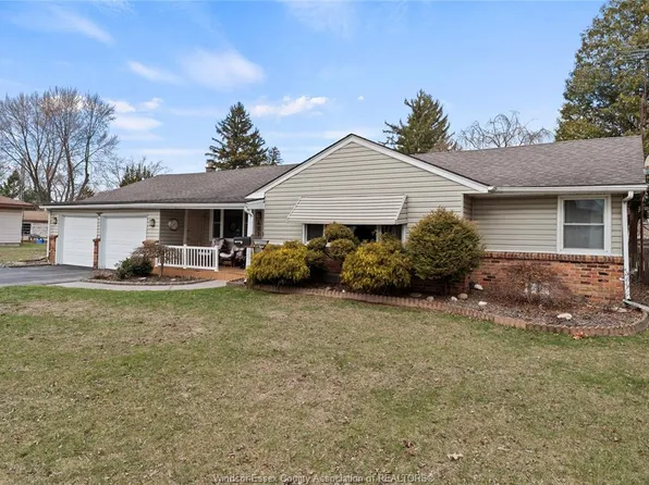 481 Maple Ave, Lasalle, ON N9J 1P3