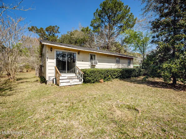14804 Parker Rd, Biloxi, MS 39532
