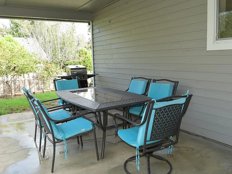 990 NW 178th Ave — Photo 35