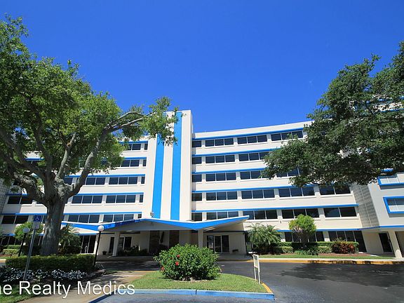 2nd image of 412-1224 Peninsula Dr