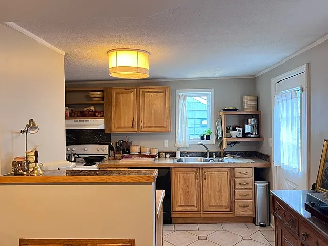 77 Longfellow Dr #77 — Photo 9