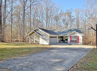 255 Lone Oak Dr, Senoia, GA 30276