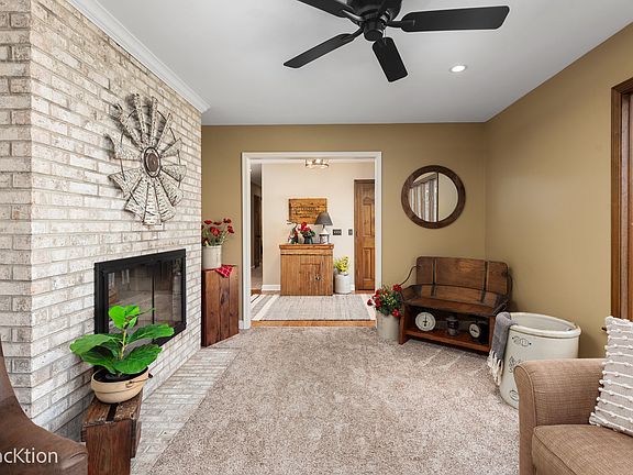 3rd image of 9596 Corneils Rd