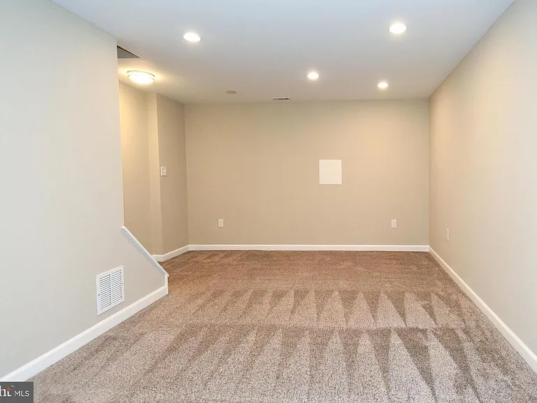 27 Marian Ct — Photo 26