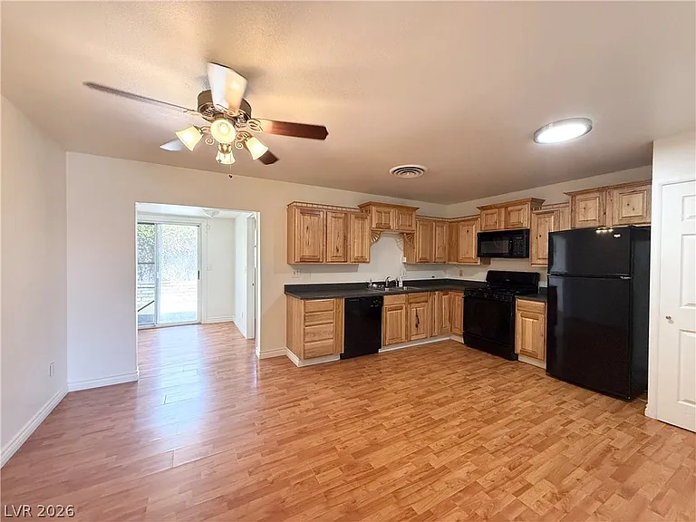 616 Greenway Rd — Photo 6