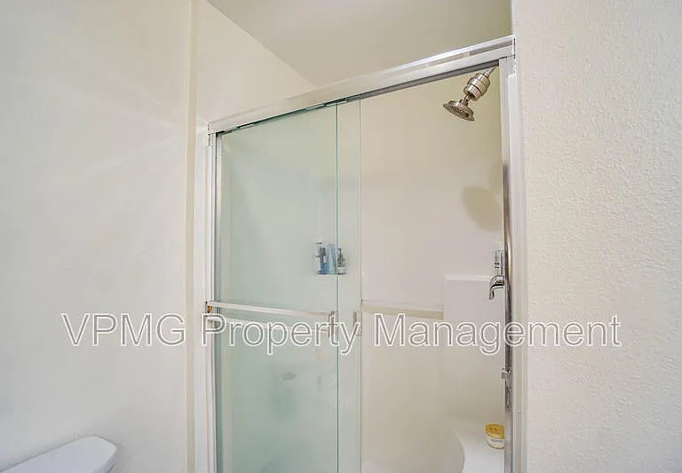8814 NE 82nd Ave — Photo 22