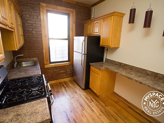 2nd image of 281 Crown St APT 5A