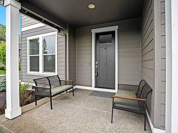 3rd image of 10827 NE 99th Ave