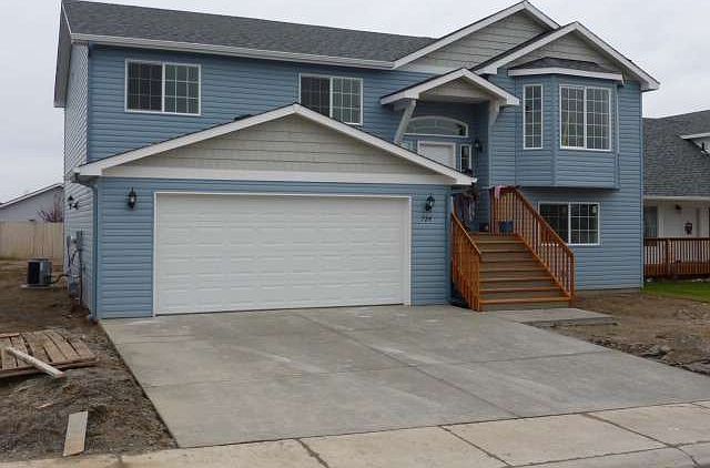 1st image of 724 E Carrie Ave