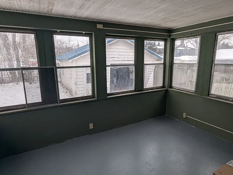 1308 Vermont St — Photo 10