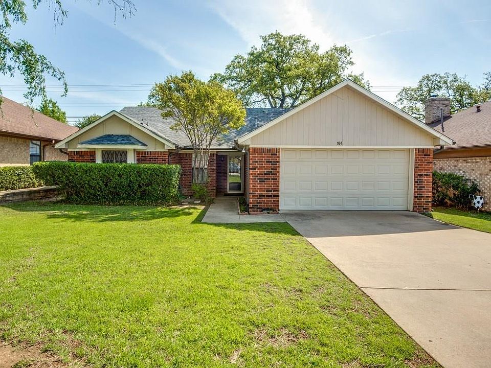 1st image of 924 Old Mill Cir