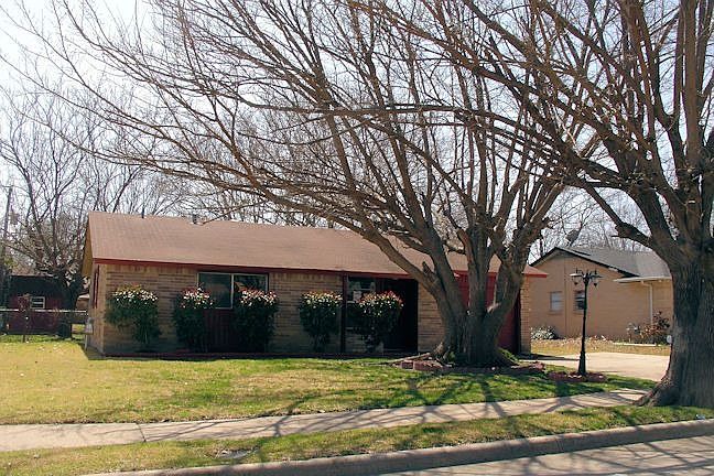1st image of 1310 Glynn Oaks Dr