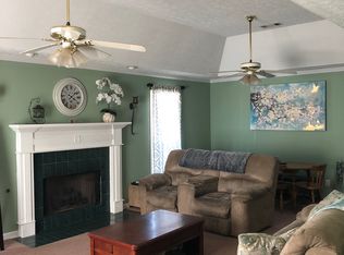 270 Spring Hollow Dr, Deatsville, AL 36022