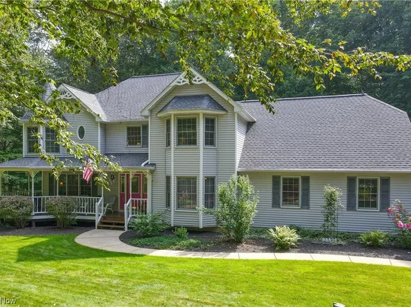 16725 Jennifer Ln, Chagrin Falls, OH 44023