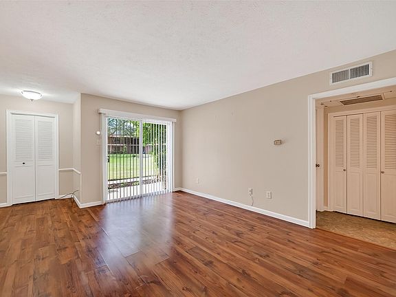 4th image of 7600 Burgoyne Rd Unit 121