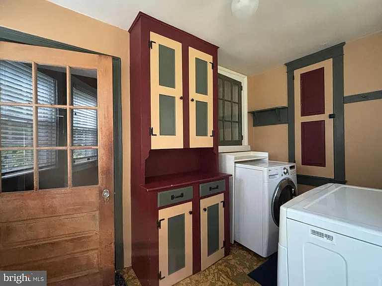 1121 Spring Grove Ave — Photo 11